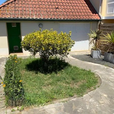 Maisonnette 2 A 4 Pers- Jardin Privatif Cloture- Calme- Stationnement Gratuit- Pau Ouest Billere Buitenkant foto